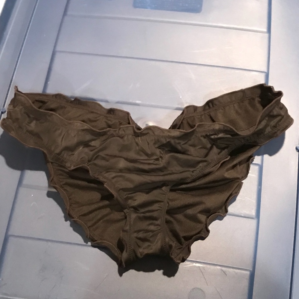 Victoria’s Secret scrunch bikini bottoms